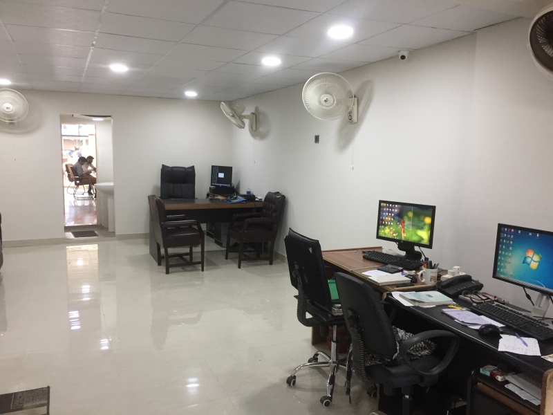 Commercial Available for Rent Clifton KARACHI Ground floor Showroom 1000 square feet