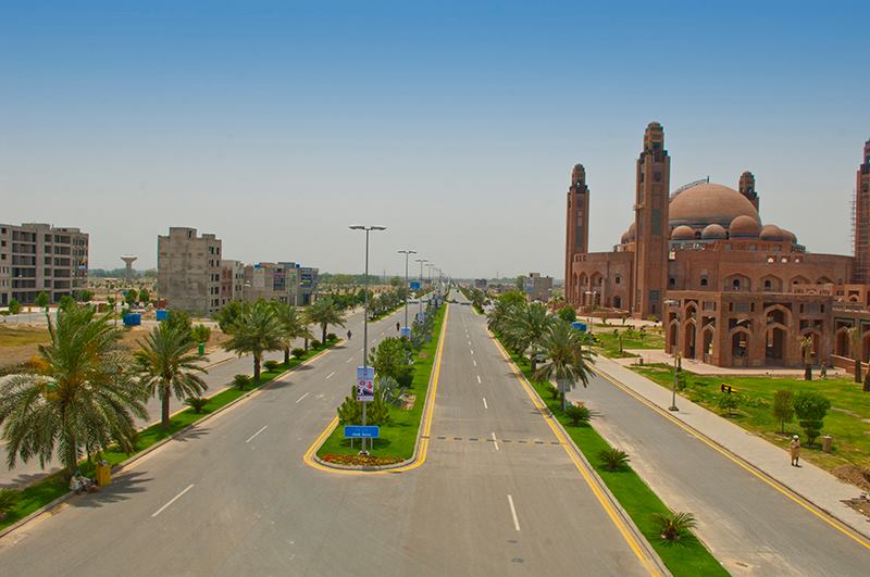 Commercial Available for Rent Bahria Town LAHORE 