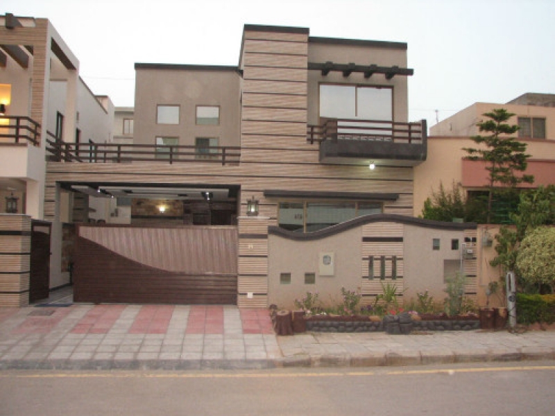 Commercial Available for Rent Askari LAHORE 