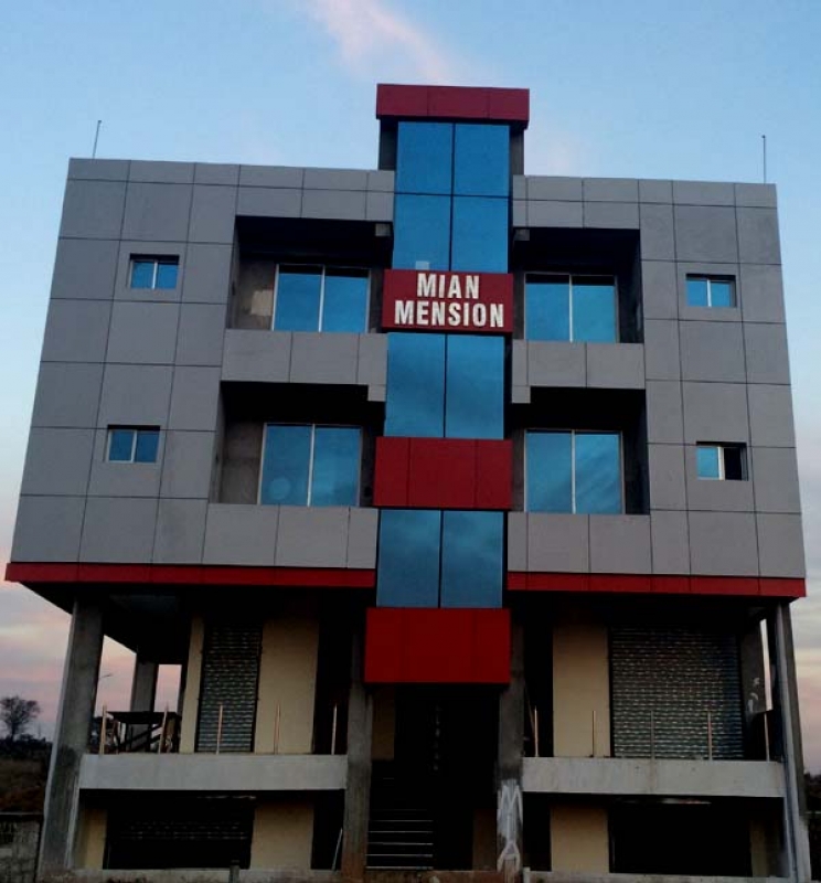 Commercial Available for Sale P.E.C.H.S ISLAMABAD Beautiful Plaza In PECHS