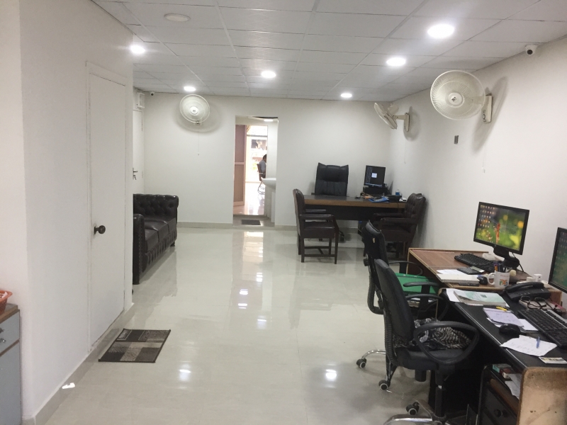 Commercial Available for Sale Clifton KARACHI Ground floor Showroom 1000 square feet