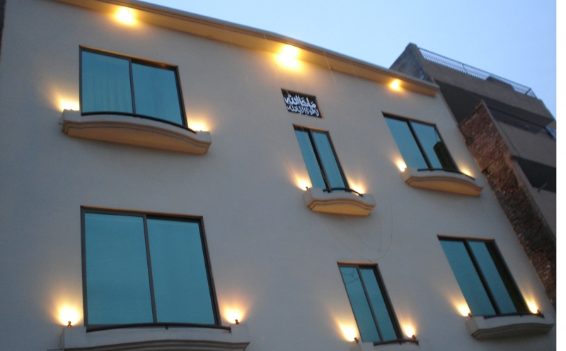 Commercial Available for Sale Mall Road LAHORE 