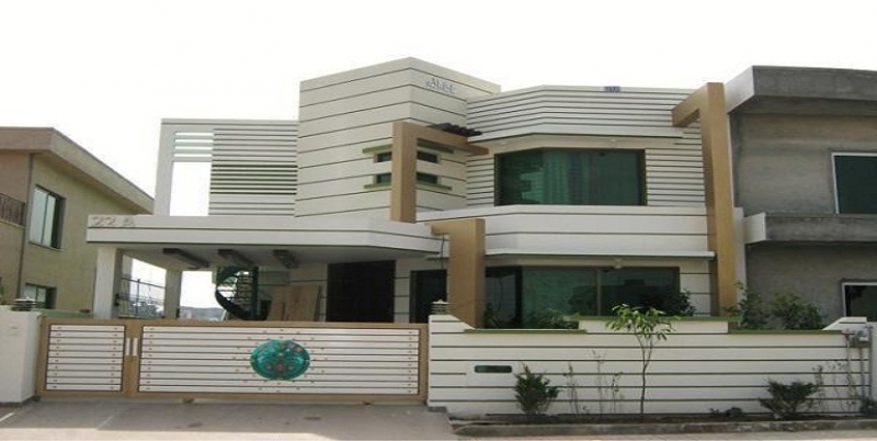 Commercial Available for Sale Model Town LAHORE 