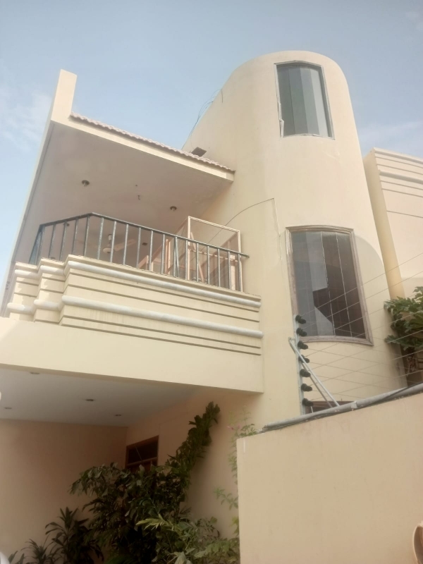 House Available for Rent Defence Housing Authority KARACHI Beautiful 3 Bed DD Portion with basement for Rent in Main Ittehad