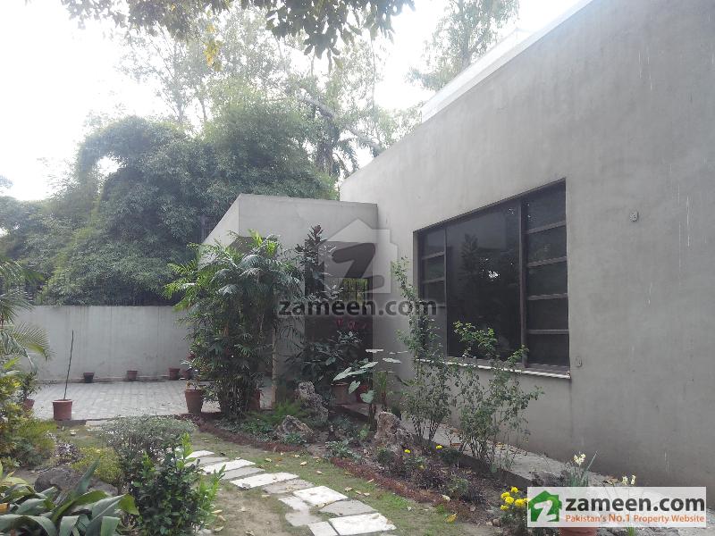 House Available for Rent Garden Town LAHORE 