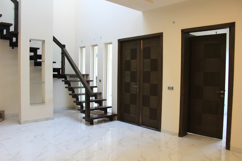 House Available for Sale Canal Road FAISALABAD 