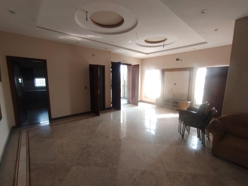 House Available for Sale Canal Road FAISALABAD 