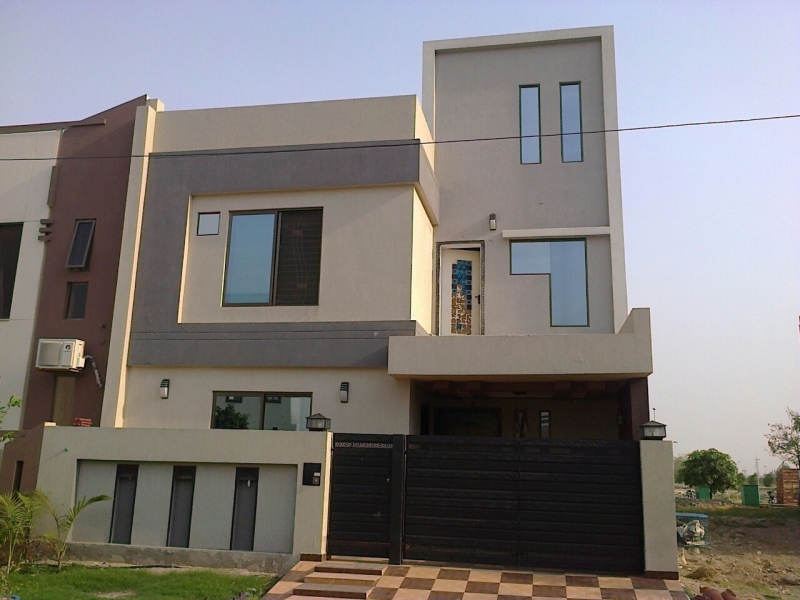House Available for Sale Bahria Town LAHORE 
