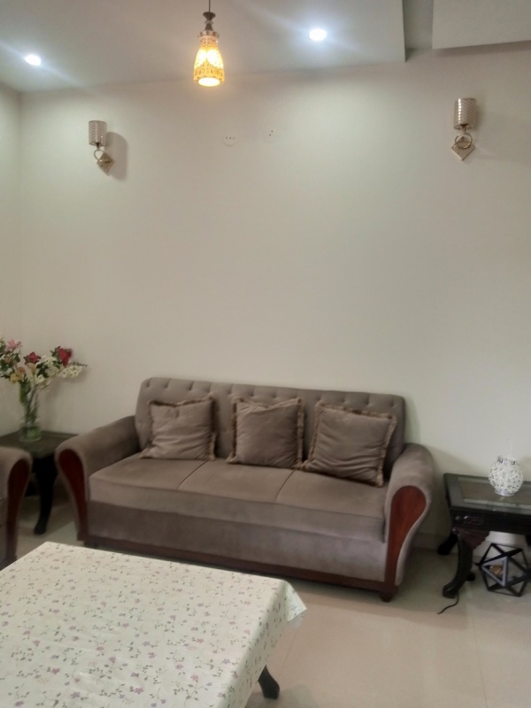 House Available for Sale Bahria Town LAHORE Drawing room