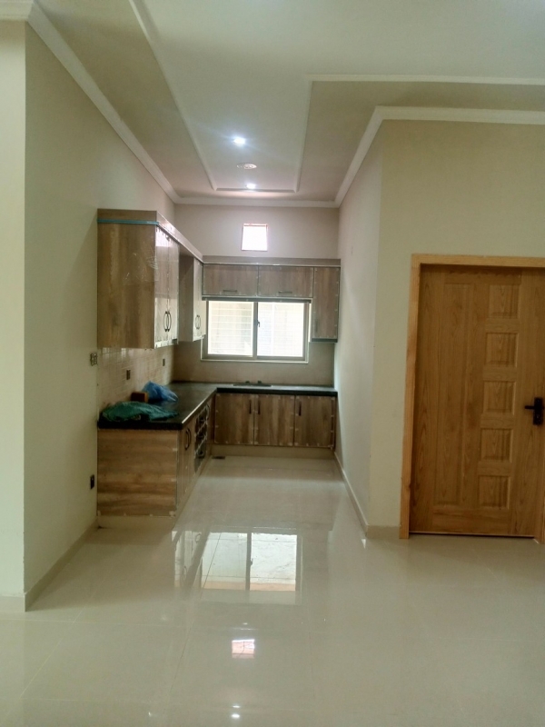 House Available for Sale Bahria Town LAHORE 