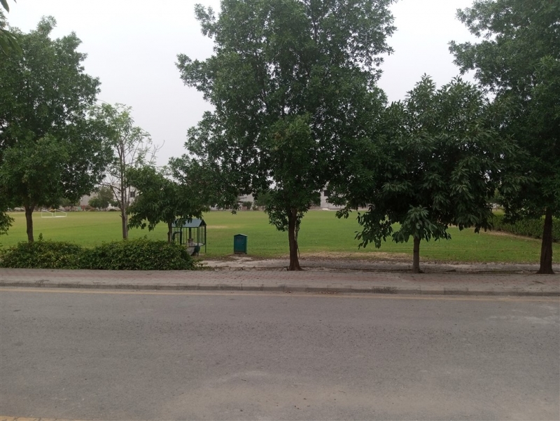 House Available for Sale Bahria Town LAHORE 