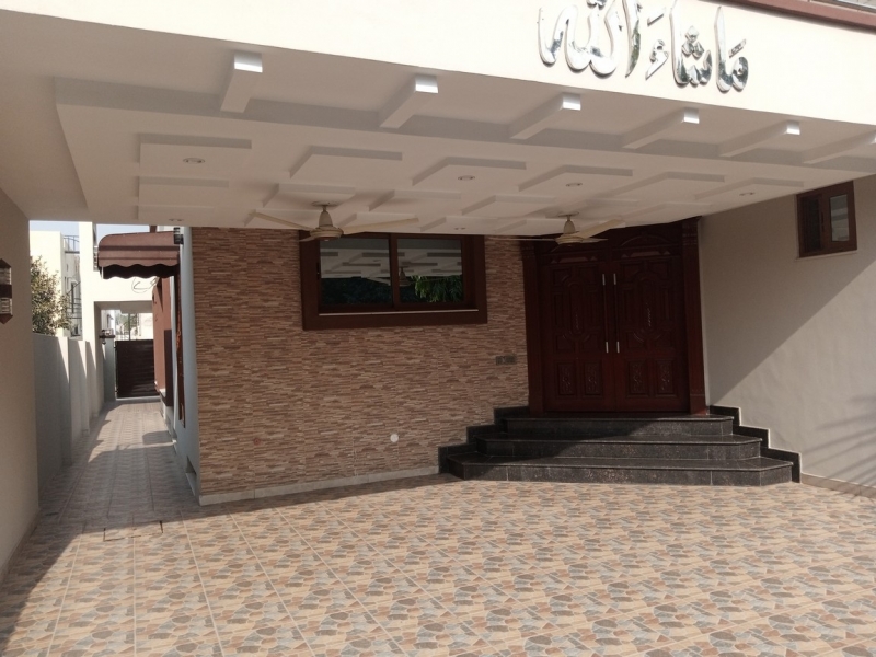 House Available for Sale Bahria Town LAHORE 
