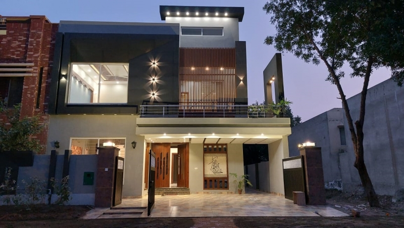 House Available for Sale Canal Gardens LAHORE 