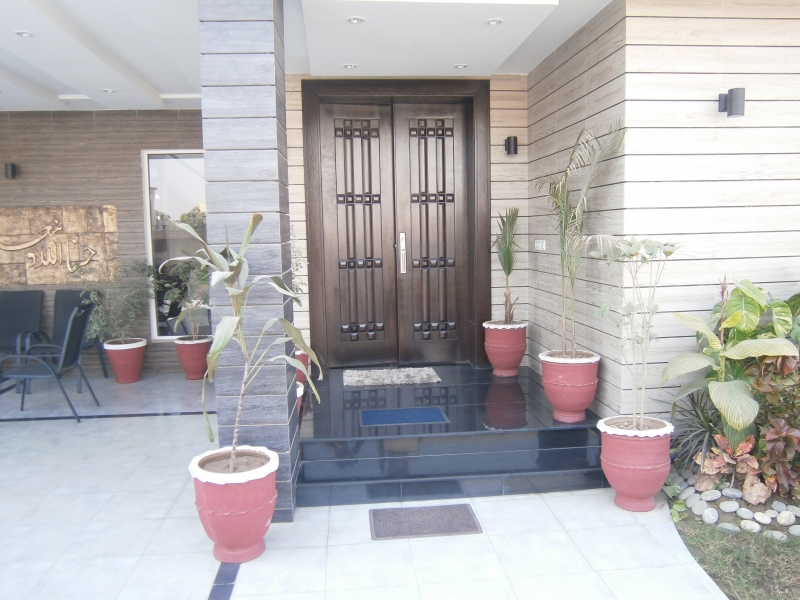 House Available for Sale DEFENCE HOUSING AUTHORITY LAHORE 