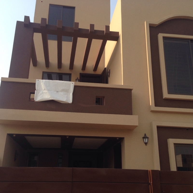 House Available for Sale Bahria Town LAHORE Front