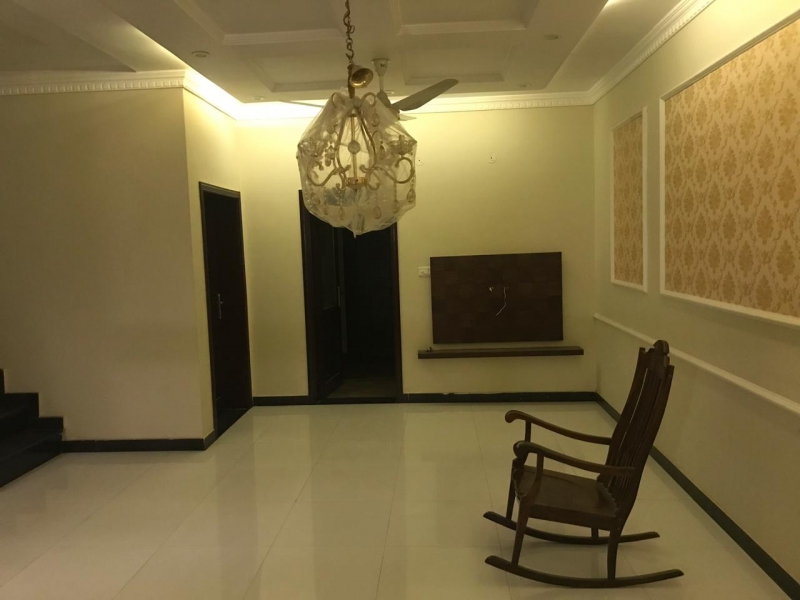 House Available for Sale Punjab Employees Housing Society LAHORE TV lounge