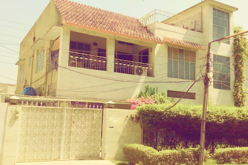 House Available for Sale Samnabad LAHORE 18 Marla & 21 sq.ft.House For Sale - Samanabad, Lahore