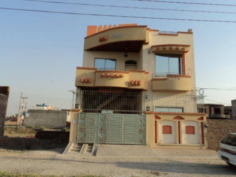 House Available for Sale Surrounding area agricultural lands MULTAN 