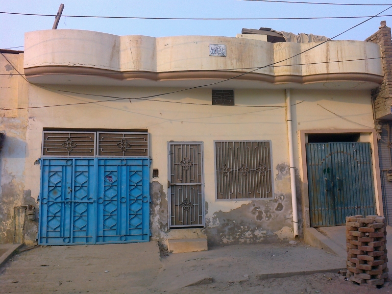 House Available for Sale Surrounding area agricultural lands MULTAN House Front