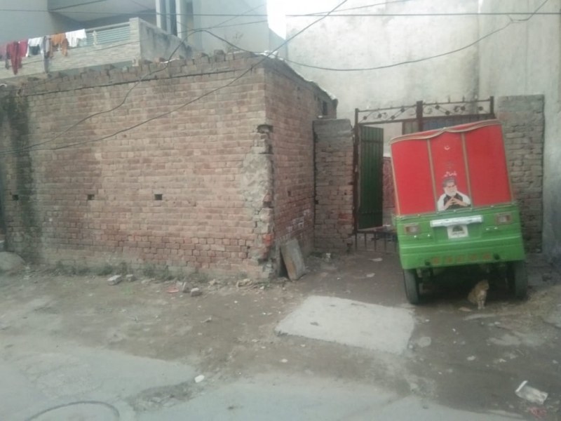 Plot Available for Sale Johar Town LAHORE Front of plot