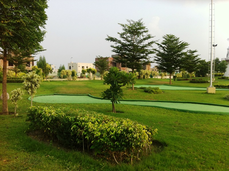 Plot Available for Sale Multan Road LAHORE 1 Kanal Plots For Sale In EE Block Bahria Town Near To Canal Prime Location in Bahria Town Multan Road
