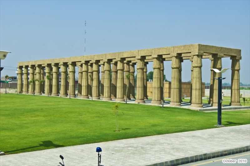 Plot Available for Sale Raiwind Road LAHORE 10 Marla Plots For Sale In Bahria Orchard Raiwind Road Central District Possession Area